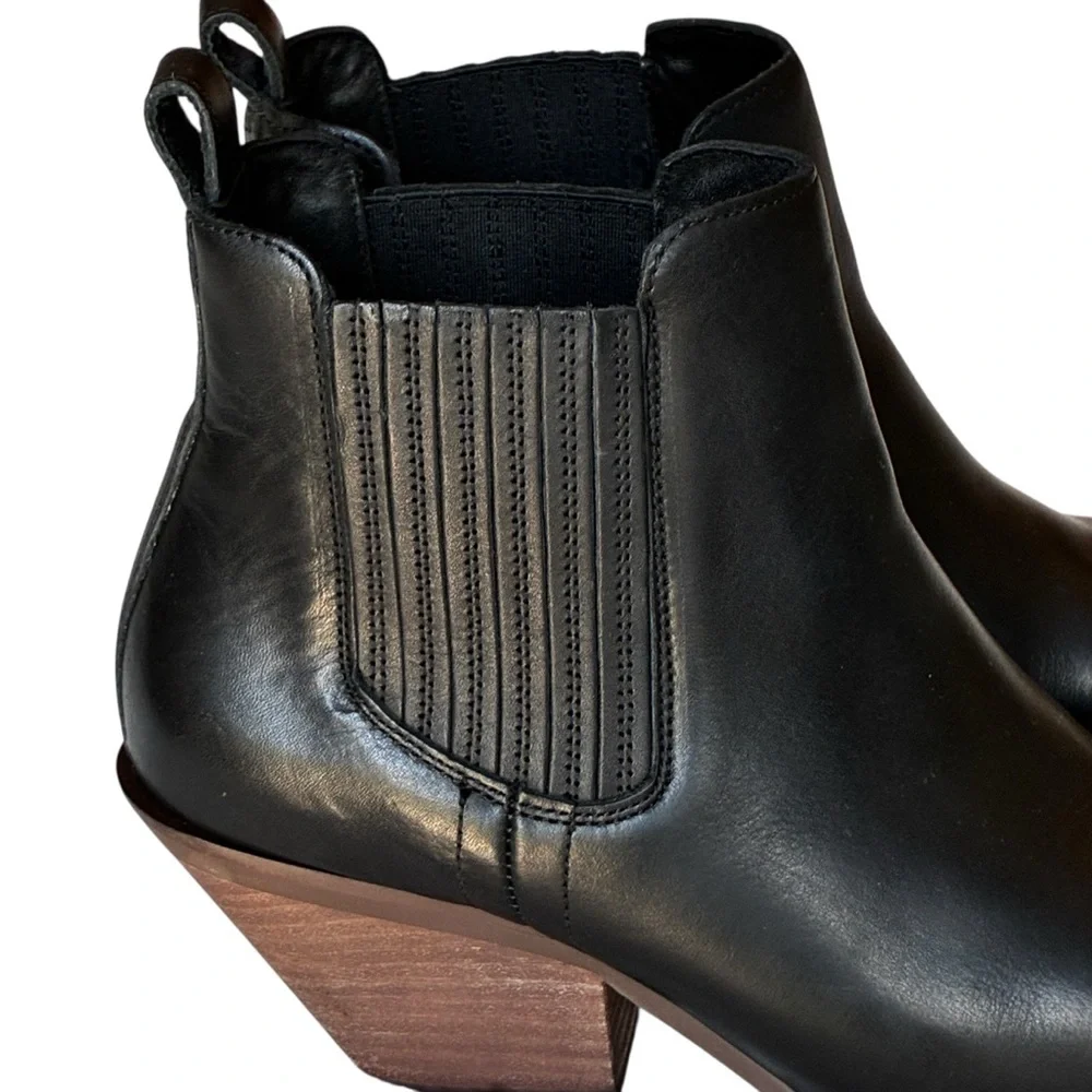 Portland Leather Patina Western Ankle Chelsea Boot